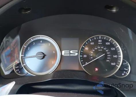 2018 Lexus Es 350 z USA, uszkodzony, nr VIN 58ABK1GG7JU096039